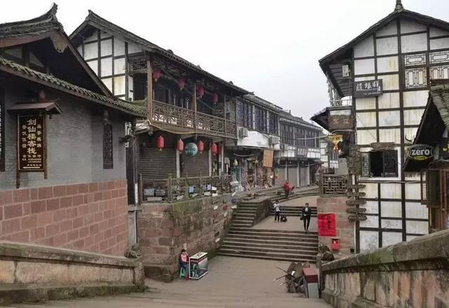 罗马诺：拜仁签阿萨雷花费650万，球员效力B队&在一线队训练